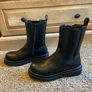 Princess Polly Chelsea boots